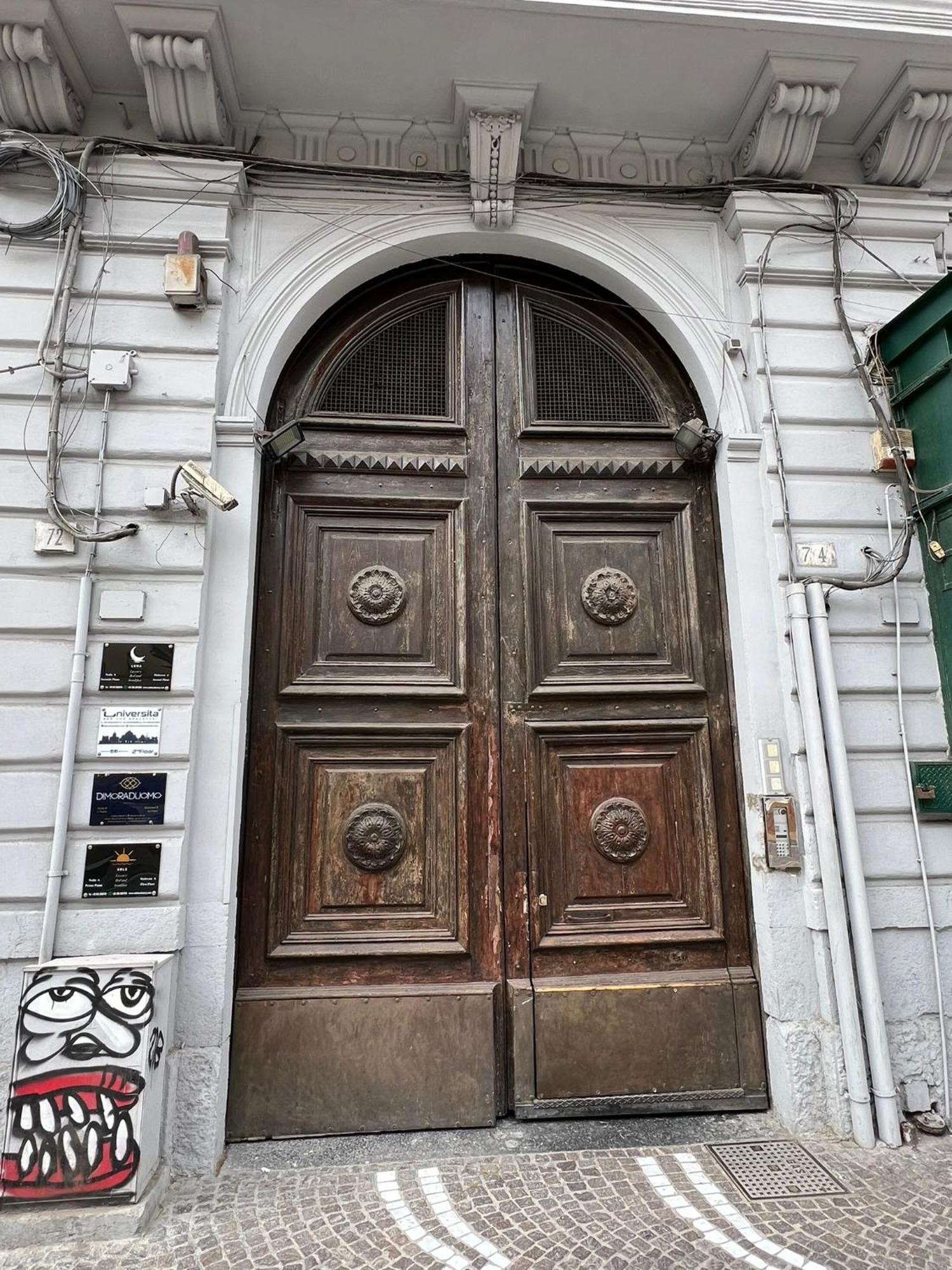 Downtown Umberto 74 Apartment Napoli Bagian luar foto