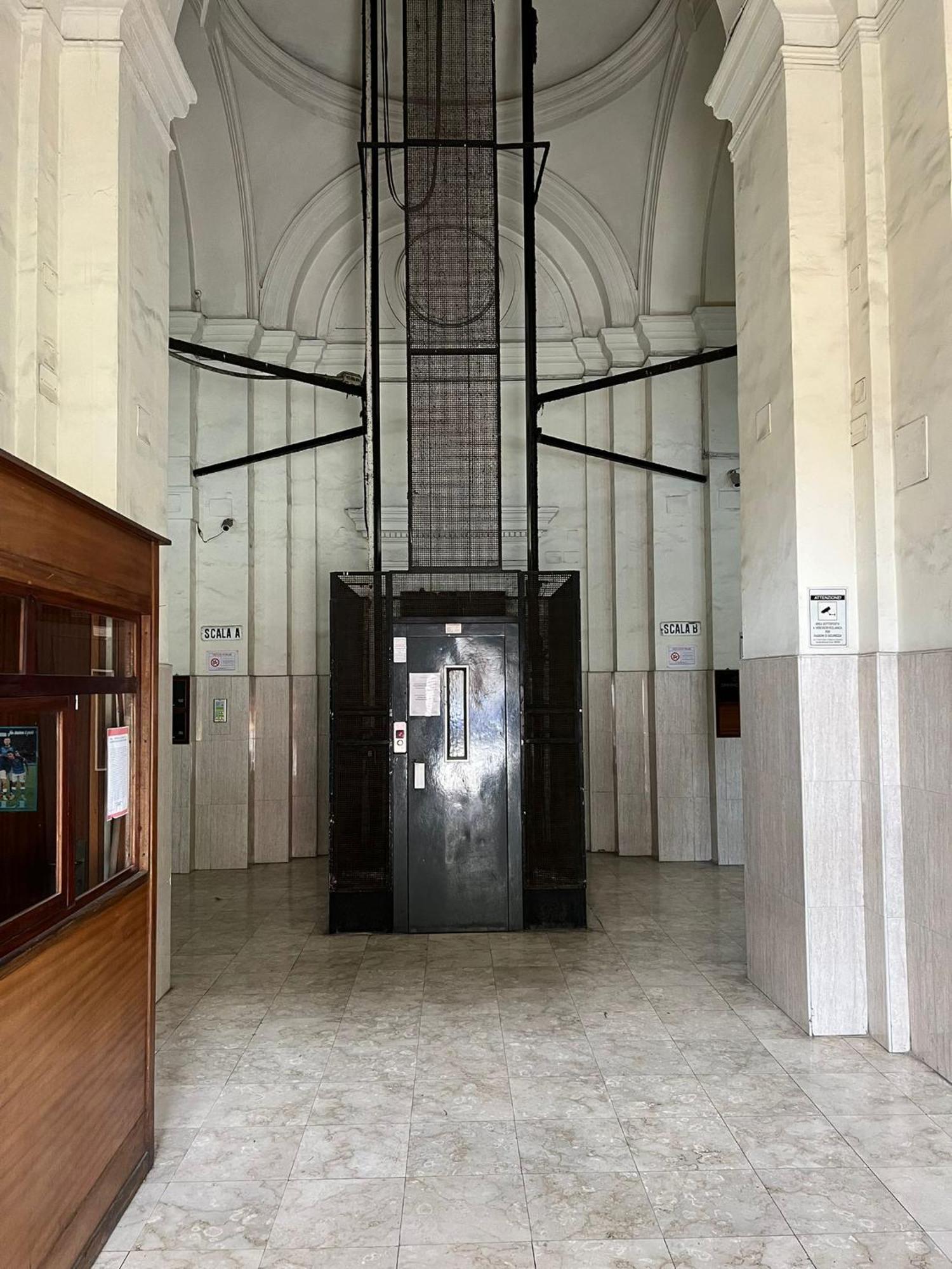 Downtown Umberto 74 Apartment Napoli Bagian luar foto
