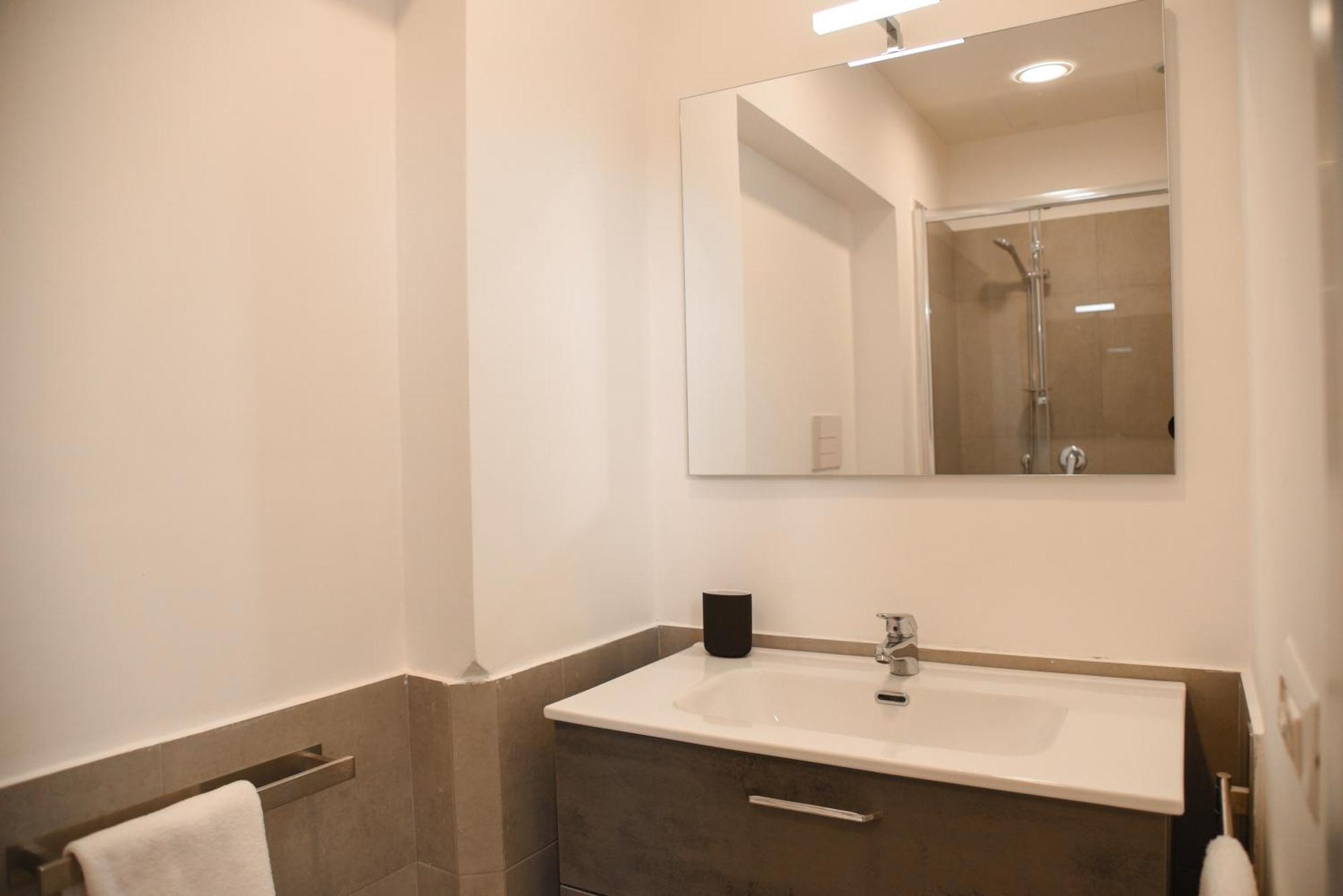 Downtown Umberto 74 Apartment Napoli Bagian luar foto