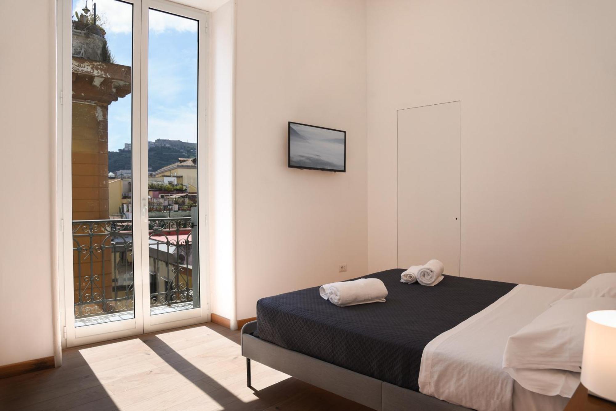 Downtown Umberto 74 Apartment Napoli Bagian luar foto