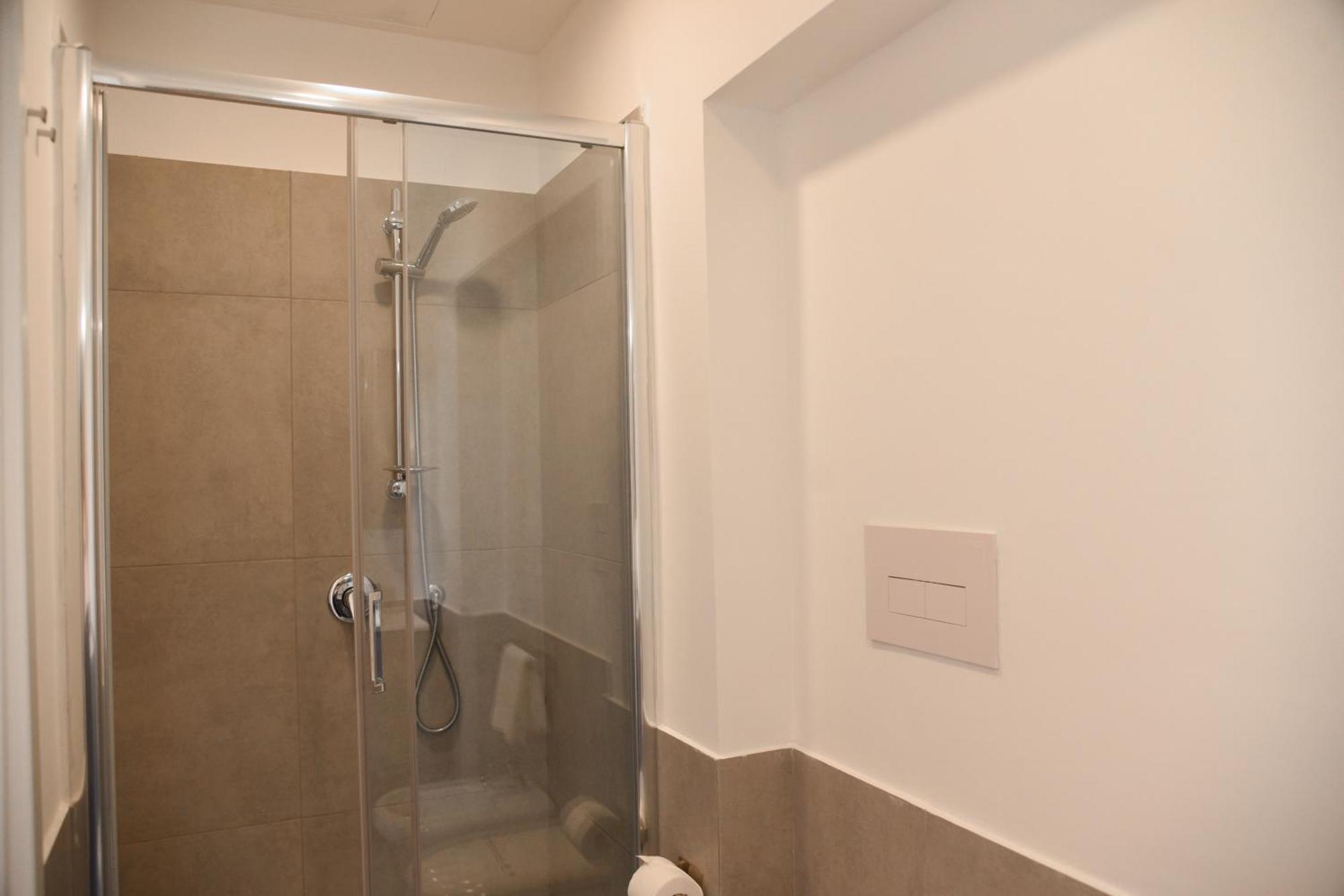 Downtown Umberto 74 Apartment Napoli Bagian luar foto