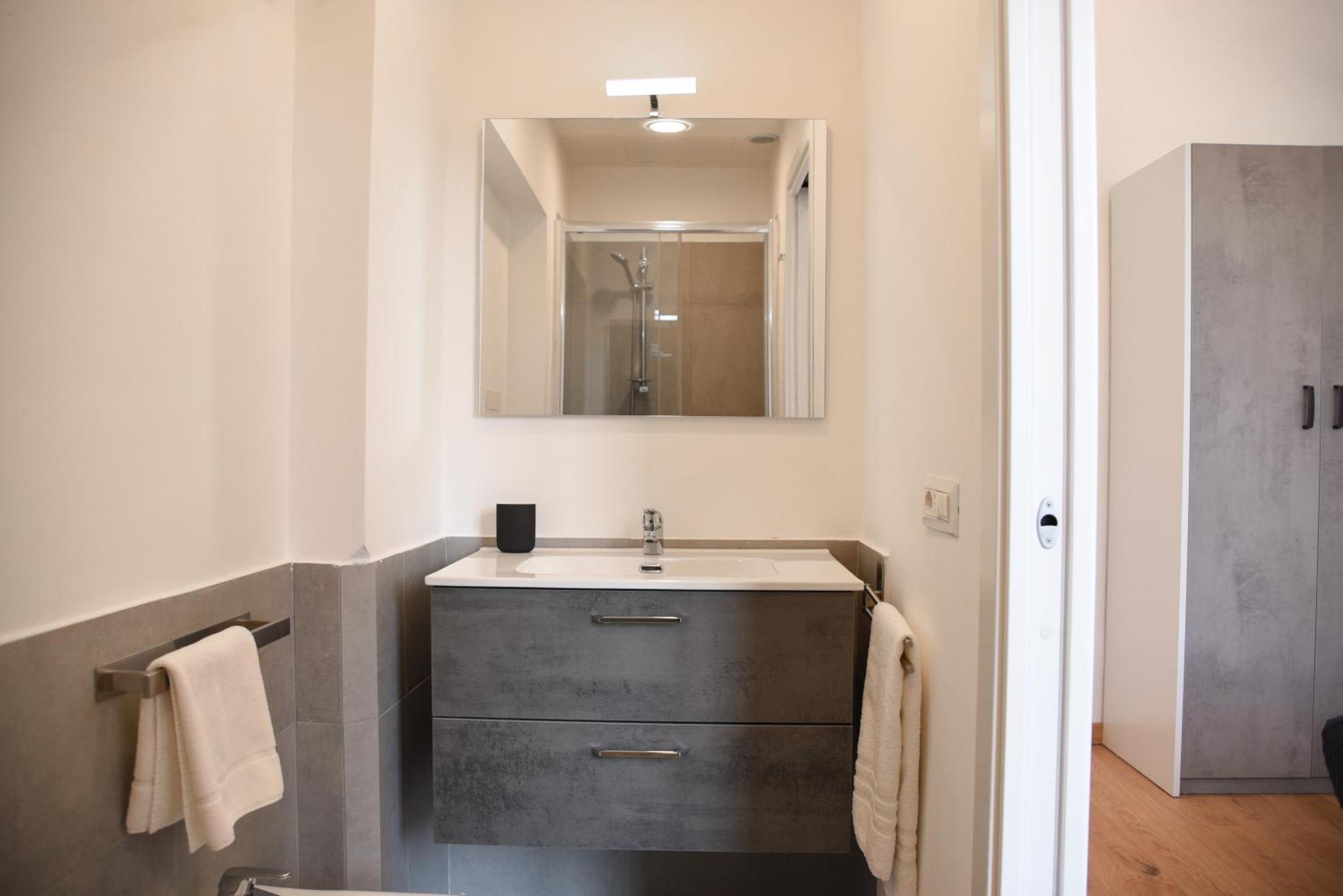 Downtown Umberto 74 Apartment Napoli Bagian luar foto