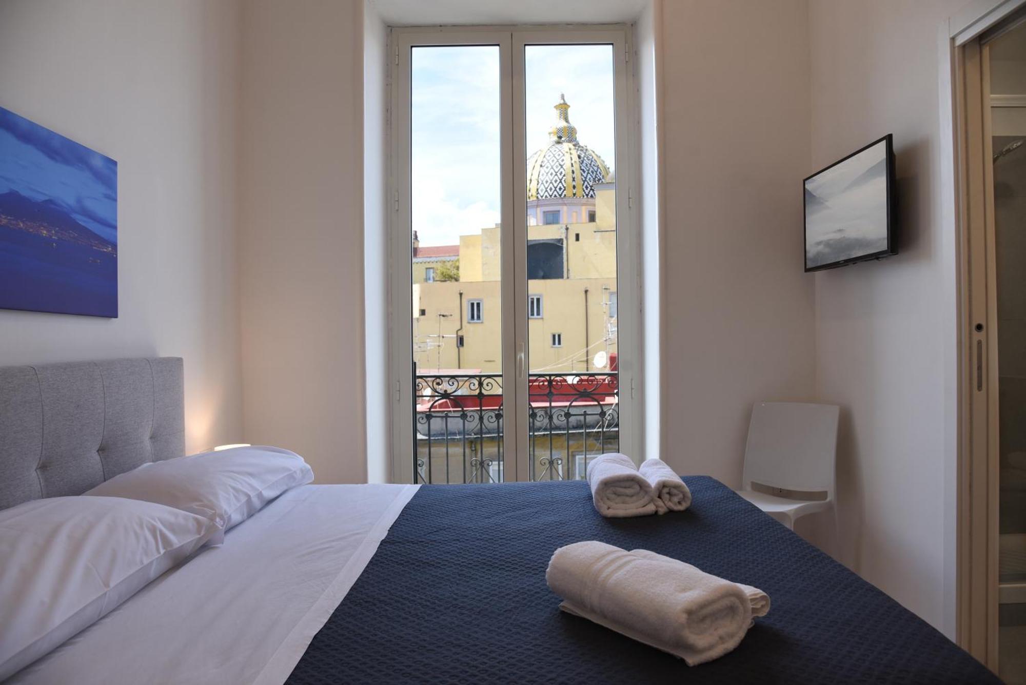 Downtown Umberto 74 Apartment Napoli Bagian luar foto