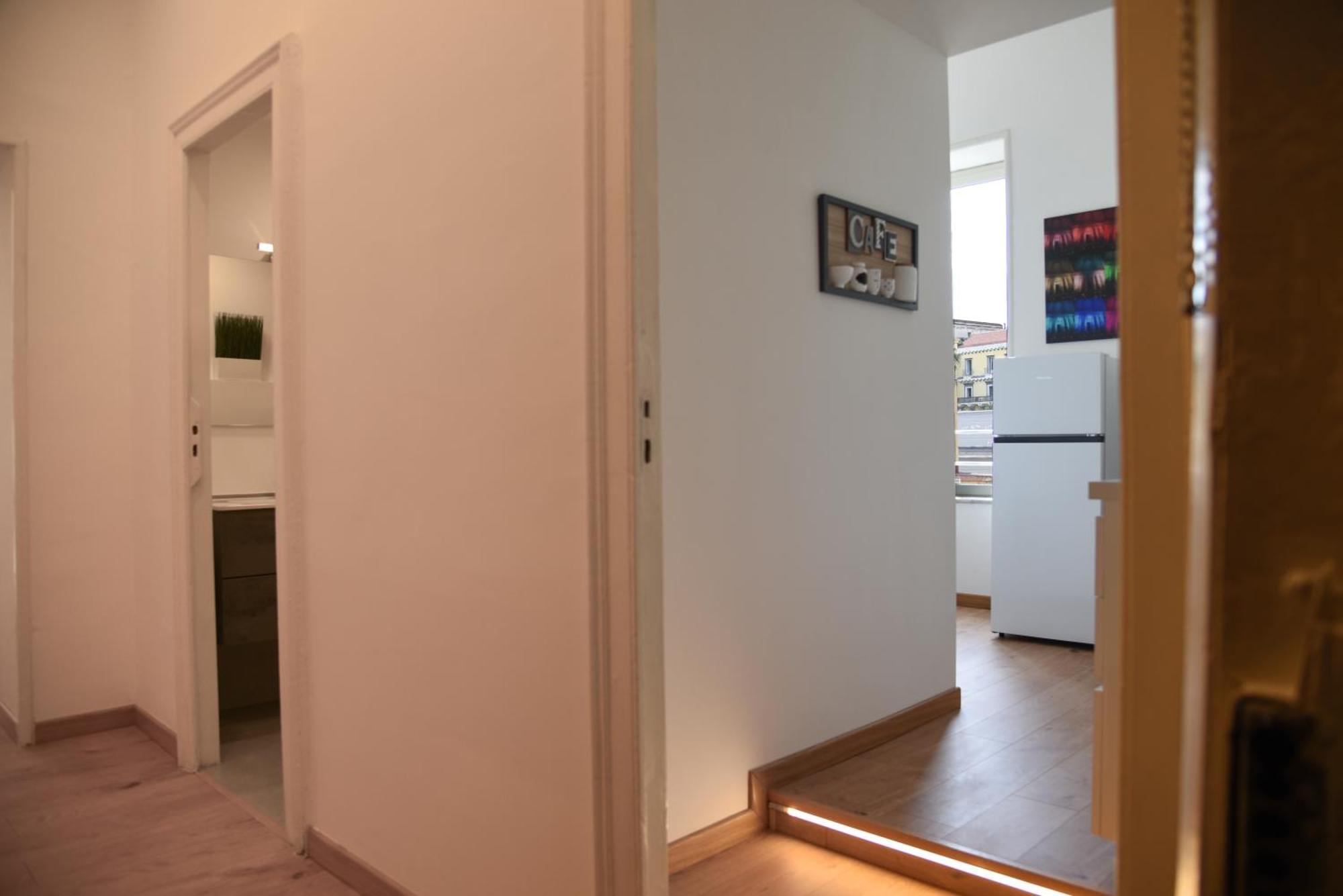 Downtown Umberto 74 Apartment Napoli Bagian luar foto