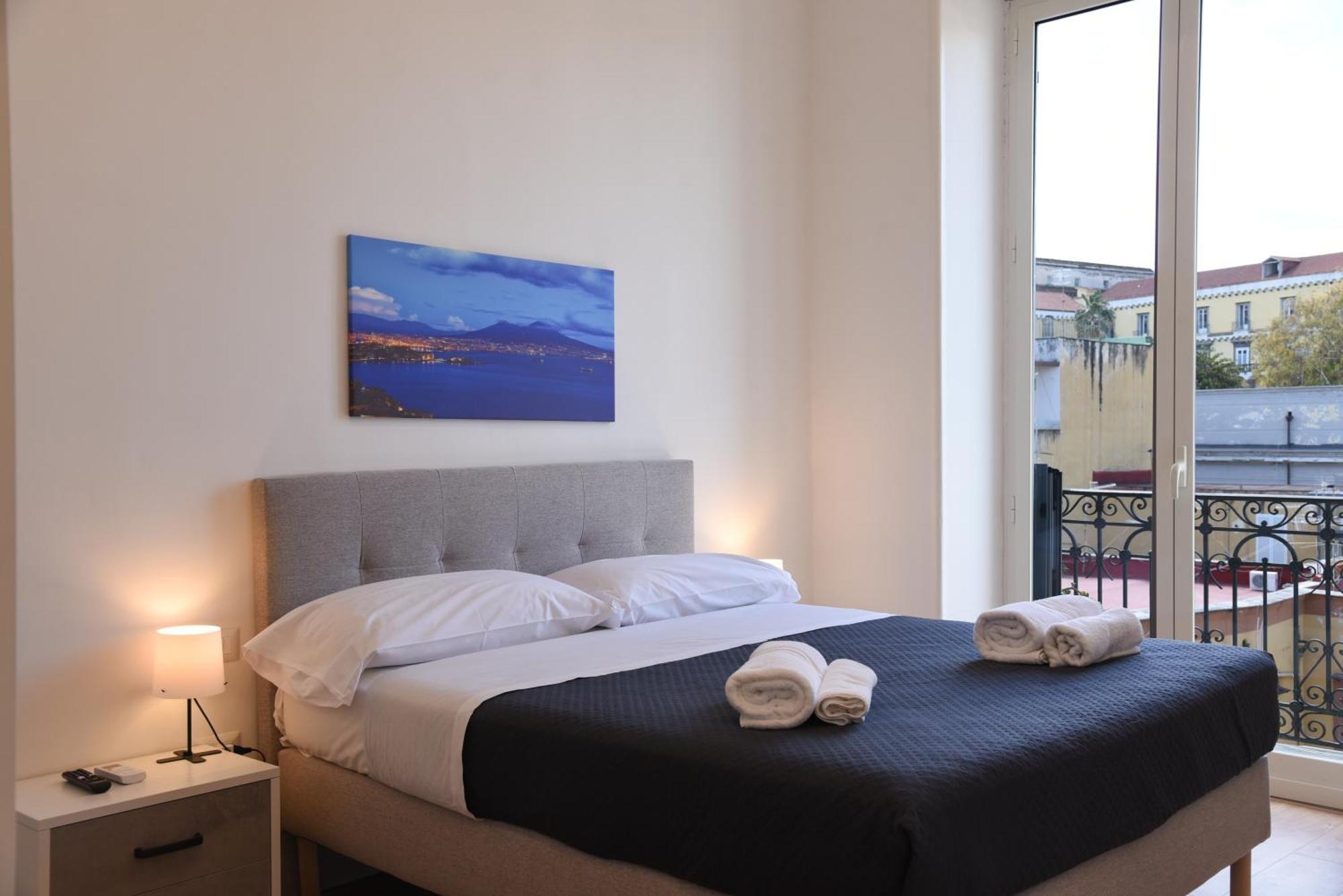 Downtown Umberto 74 Apartment Napoli Bagian luar foto