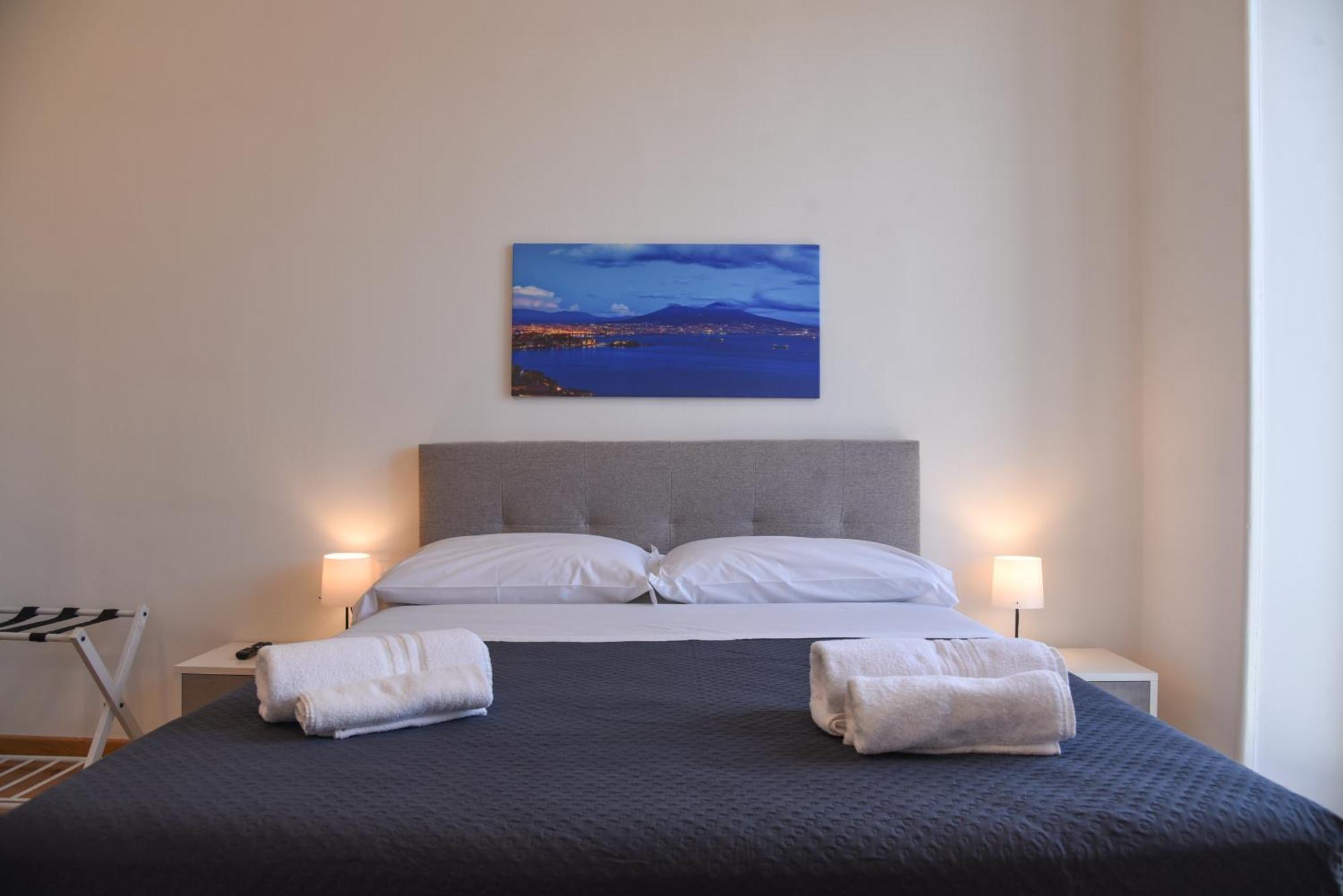 Downtown Umberto 74 Apartment Napoli Bagian luar foto