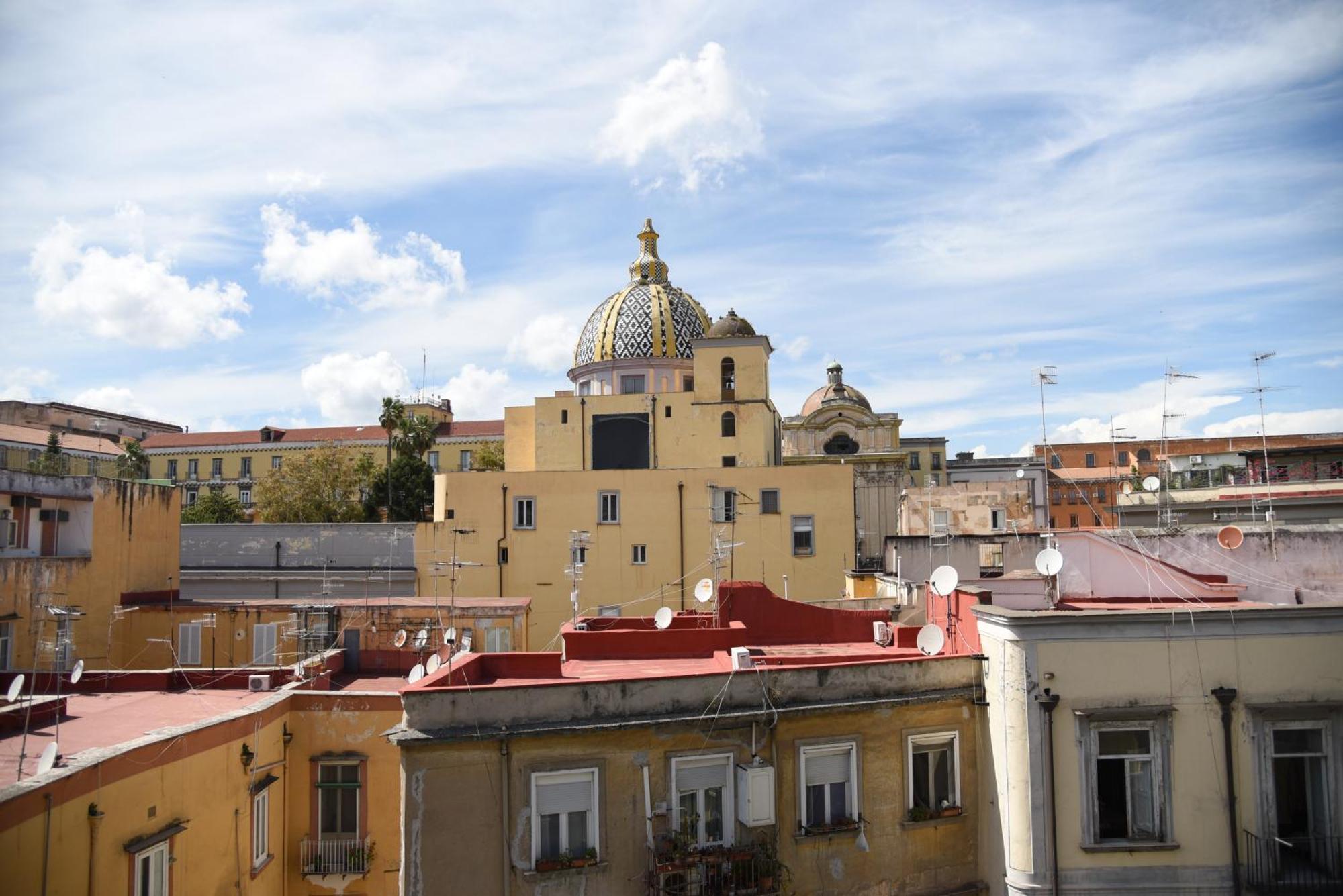 Downtown Umberto 74 Apartment Napoli Bagian luar foto