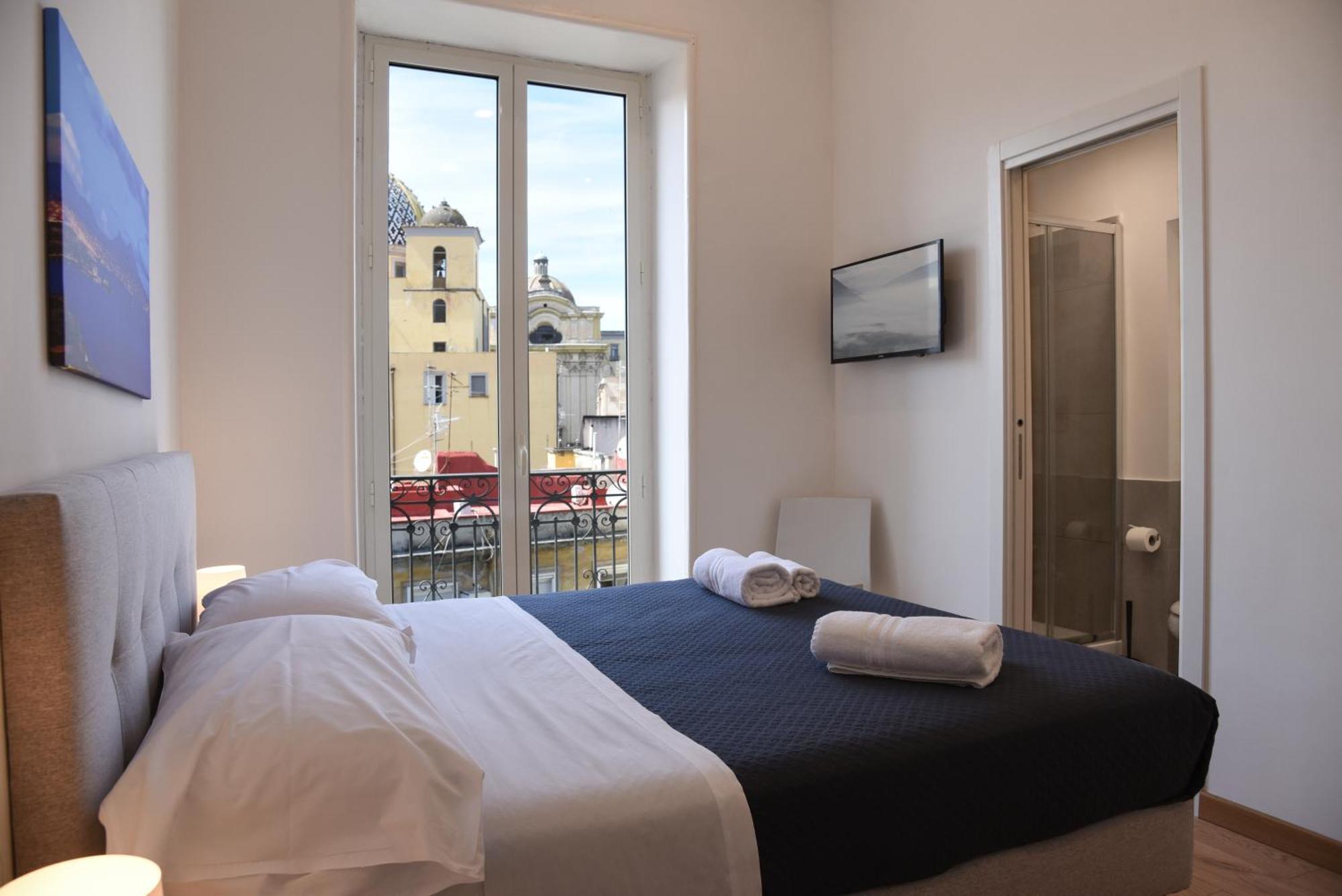 Downtown Umberto 74 Apartment Napoli Bagian luar foto