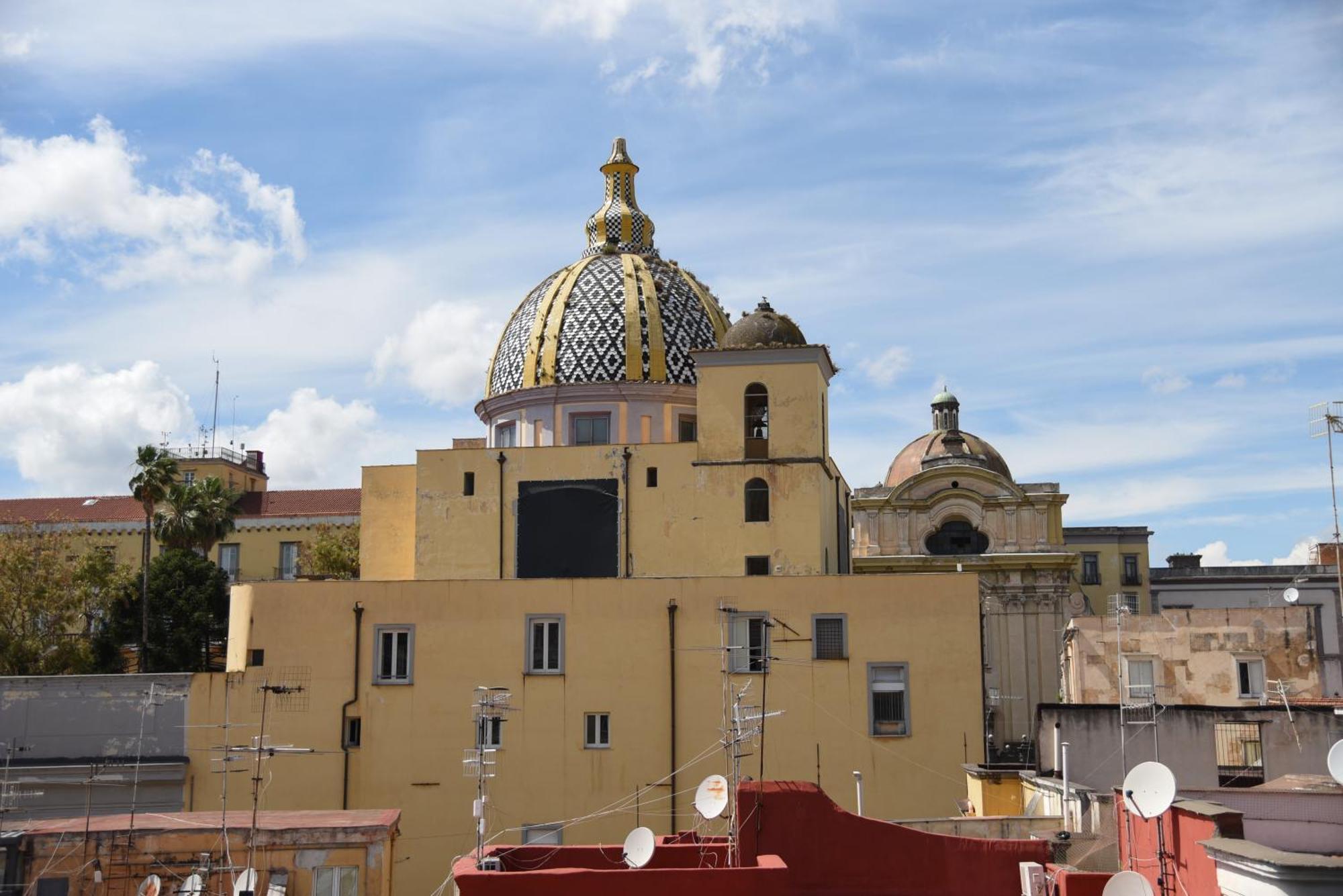 Downtown Umberto 74 Apartment Napoli Bagian luar foto